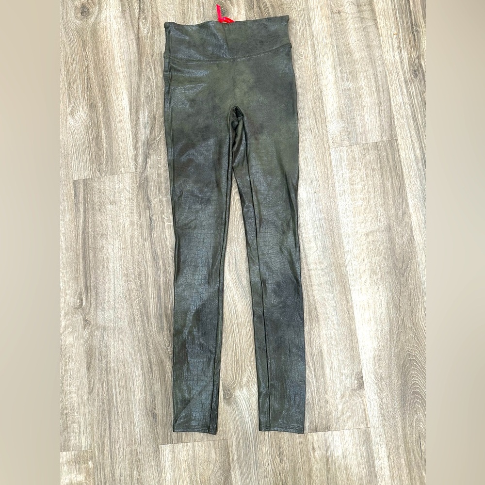 NWOT - Spanx Green Snakeskin Leggings - XS